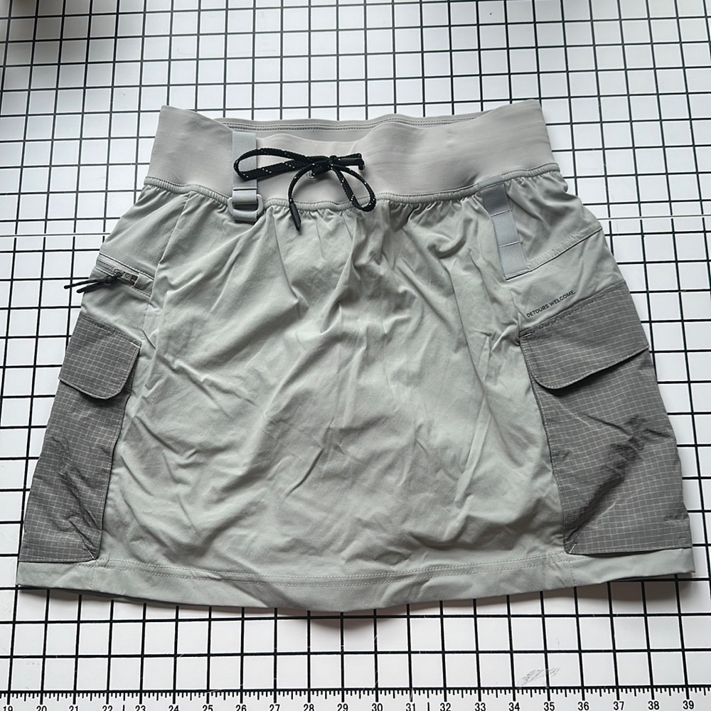 Lululemon Skirt w/ shorts M